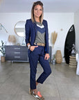 Pantalon chic et confort bleu marine à fines rayures - 𝐌𝐚𝐫𝐢𝐧𝐚𝟒𝟒𝐟𝐚𝐦𝐢𝐥𝐲