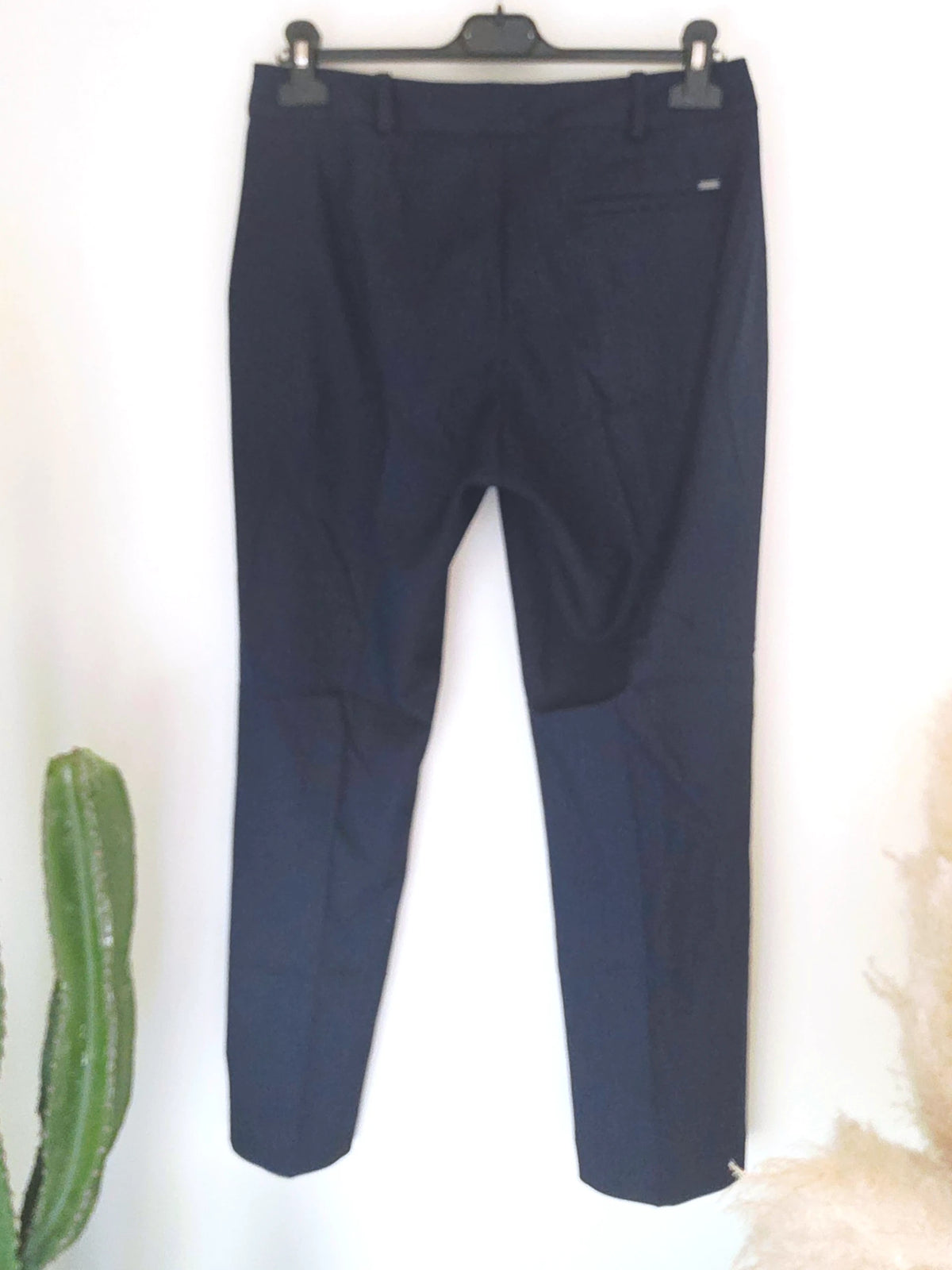 Pantalon chic et confort bleu marine à fines rayures - 𝐌𝐚𝐫𝐢𝐧𝐚𝟒𝟒𝐟𝐚𝐦𝐢𝐥𝐲