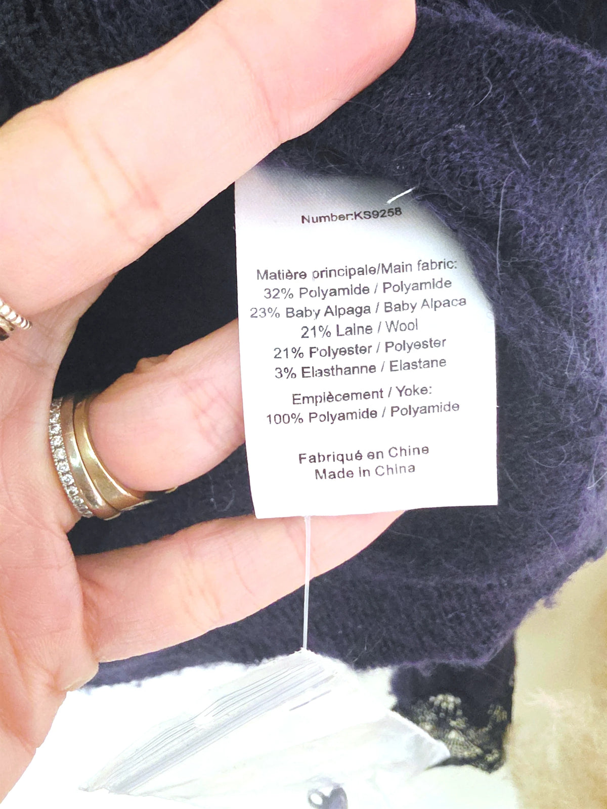 Cardigan bleu marine à maille douce - 𝐌𝐚𝐫𝐢𝐧𝐚𝟒𝟒𝐟𝐚𝐦𝐢𝐥𝐲