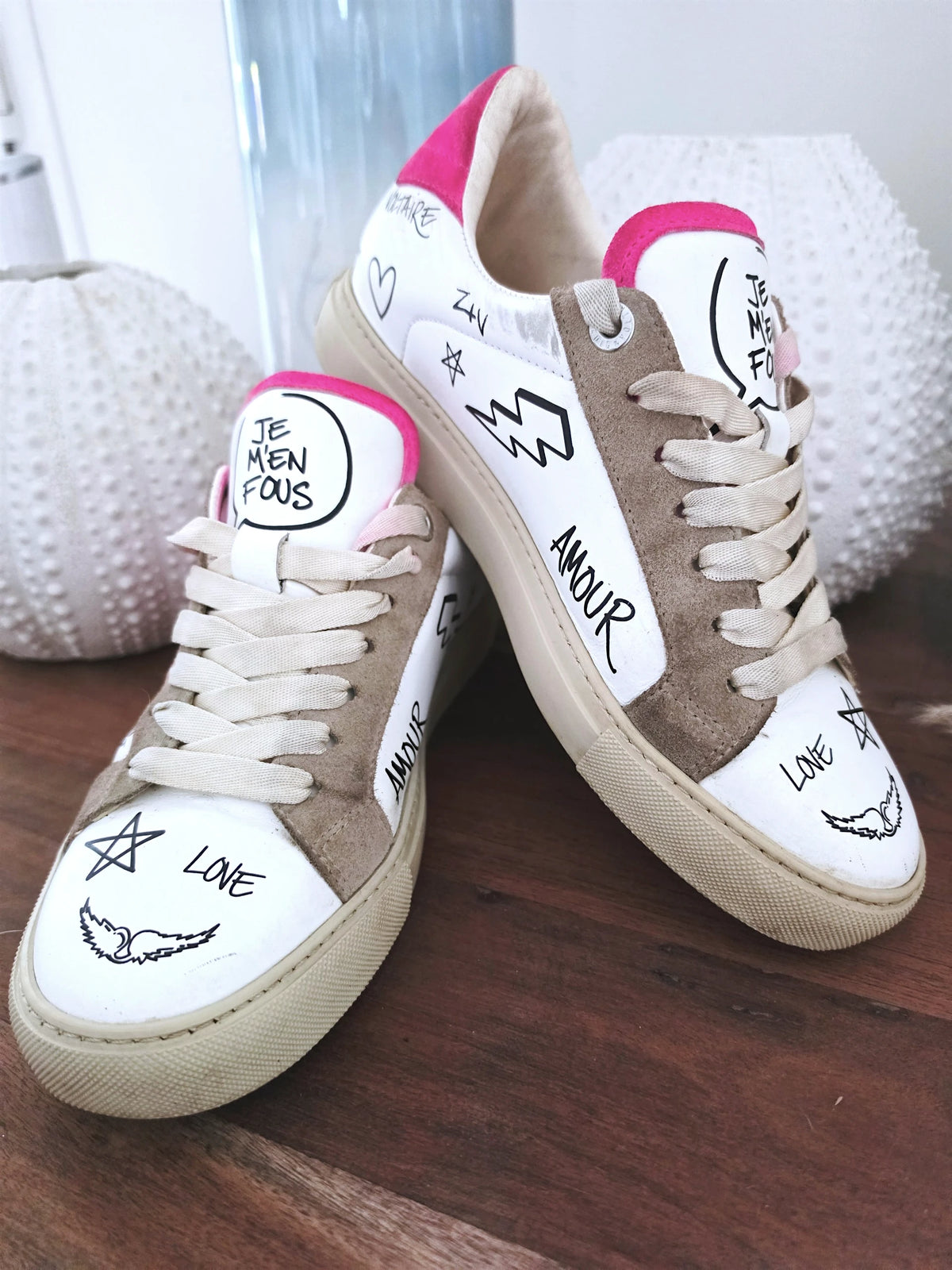 Baskets ZV1747 blanche à tags 100% cuir - 𝐌𝐚𝐫𝐢𝐧𝐚𝟒𝟒𝐟𝐚𝐦𝐢𝐥𝐲