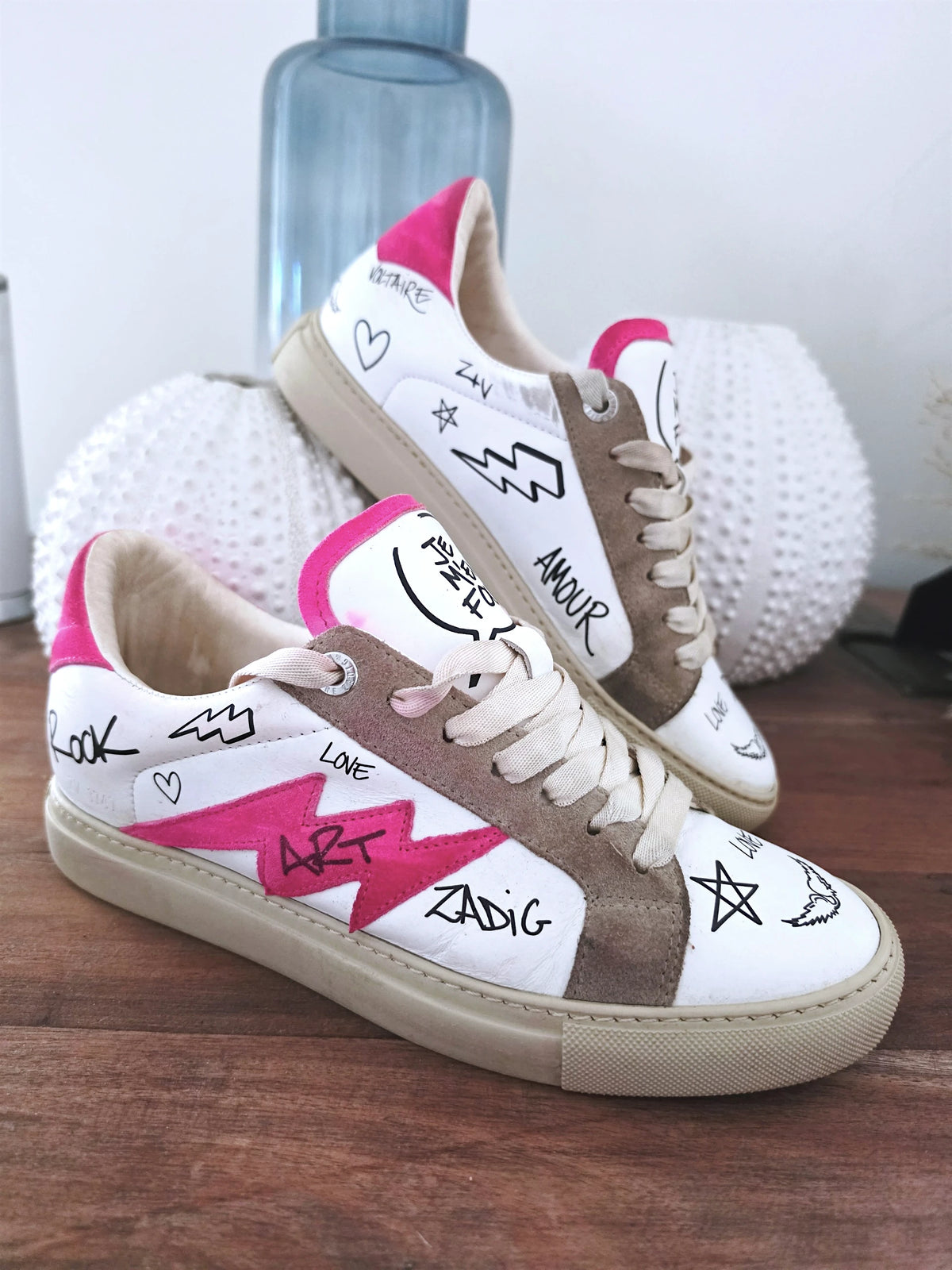 Baskets ZV1747 blanche à tags 100% cuir - 𝐌𝐚𝐫𝐢𝐧𝐚𝟒𝟒𝐟𝐚𝐦𝐢𝐥𝐲
