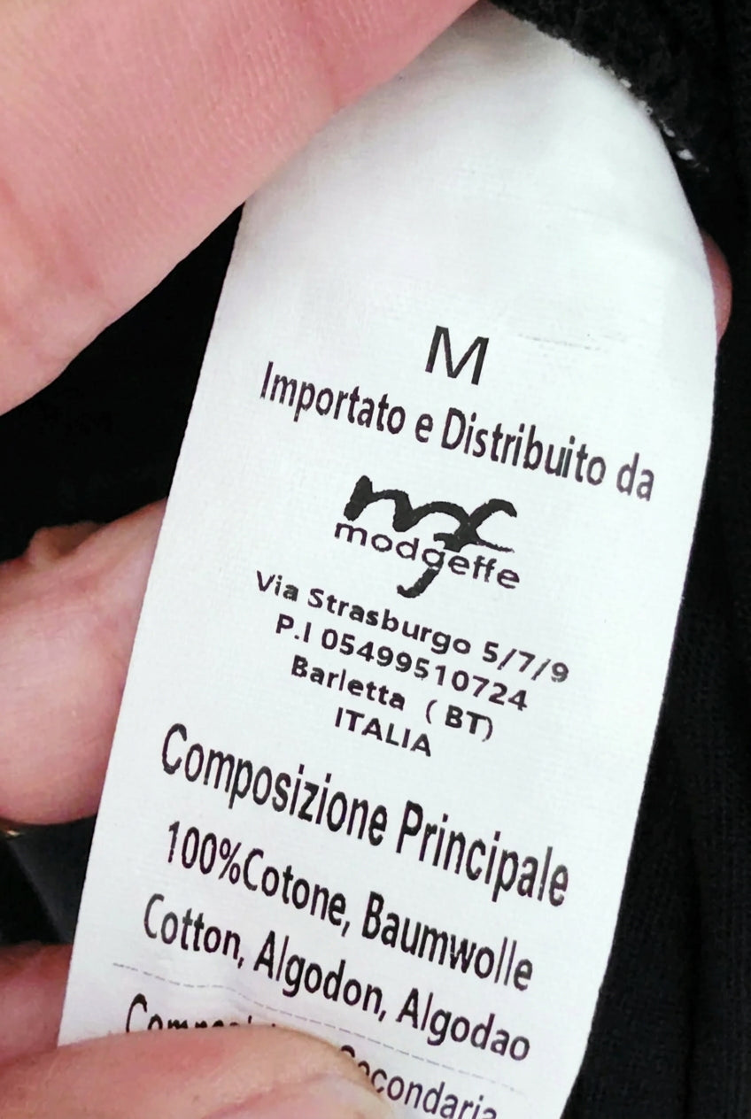 Robe noire à inscriptions - 𝐌𝐚𝐫𝐢𝐧𝐚𝟒𝟒𝐟𝐚𝐦𝐢𝐥𝐲