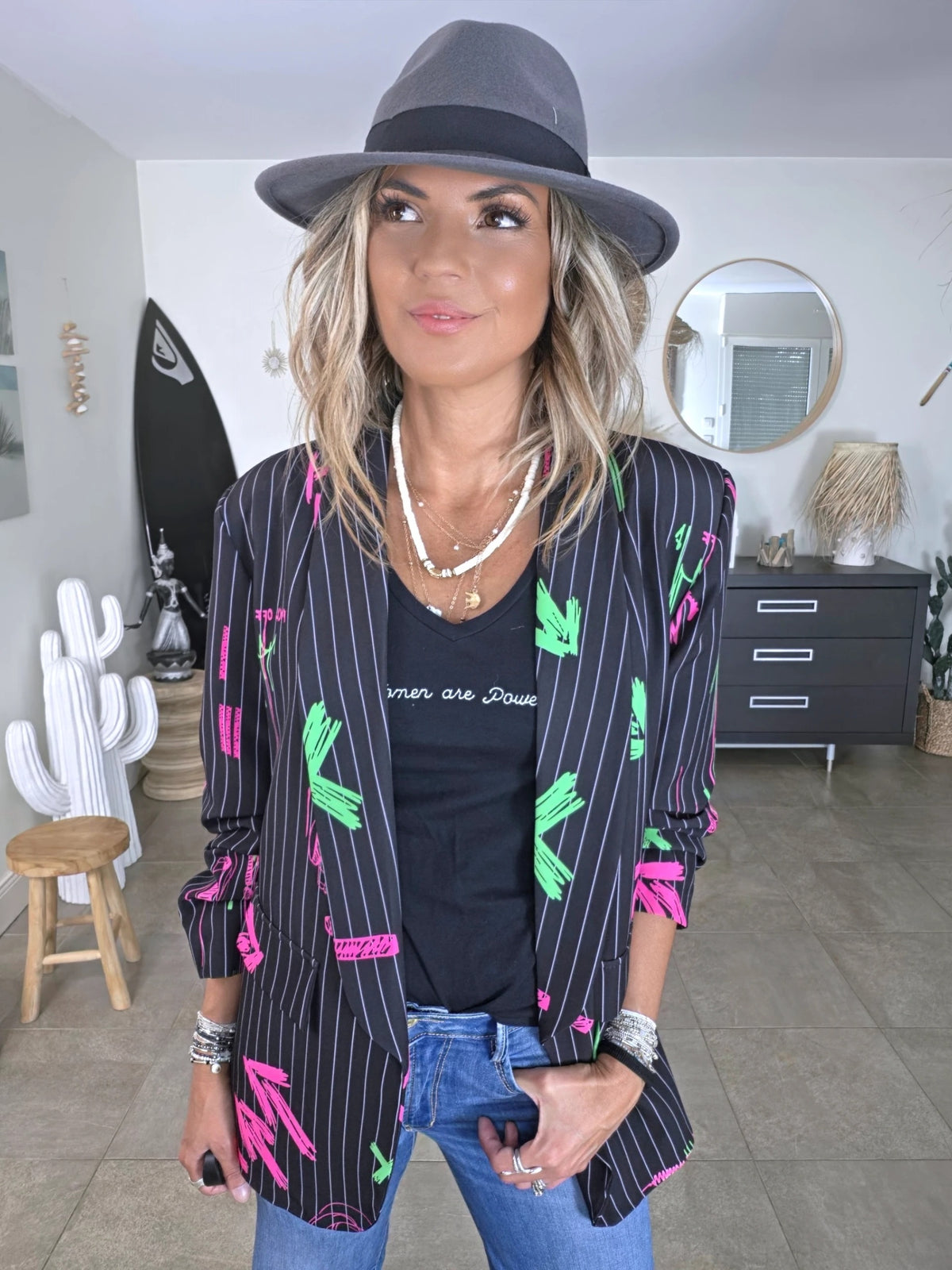 Blazer noir à tags fluo