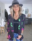 Blazer noir à tags fluo