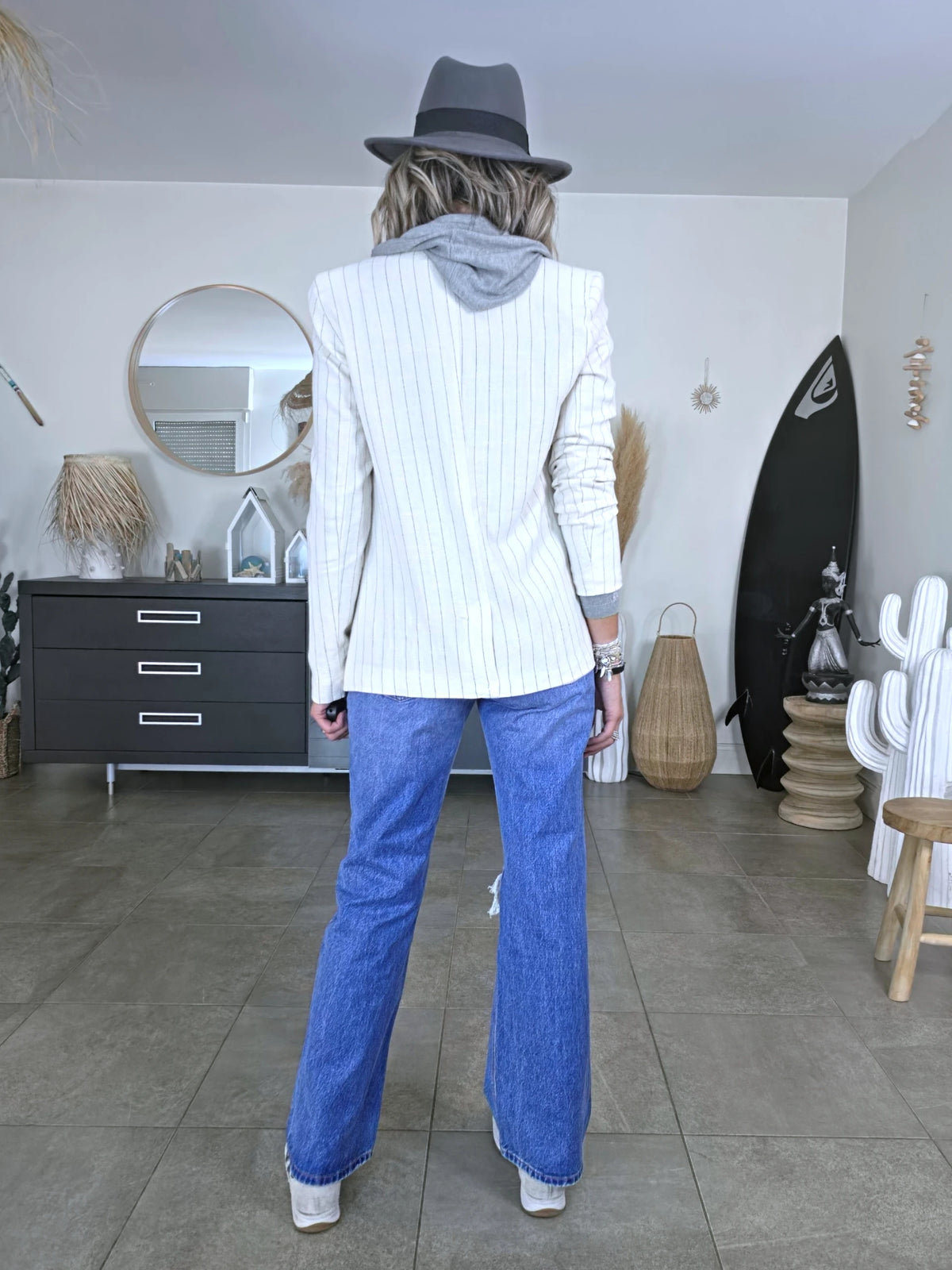 Veste blanc cassé à fines rayures