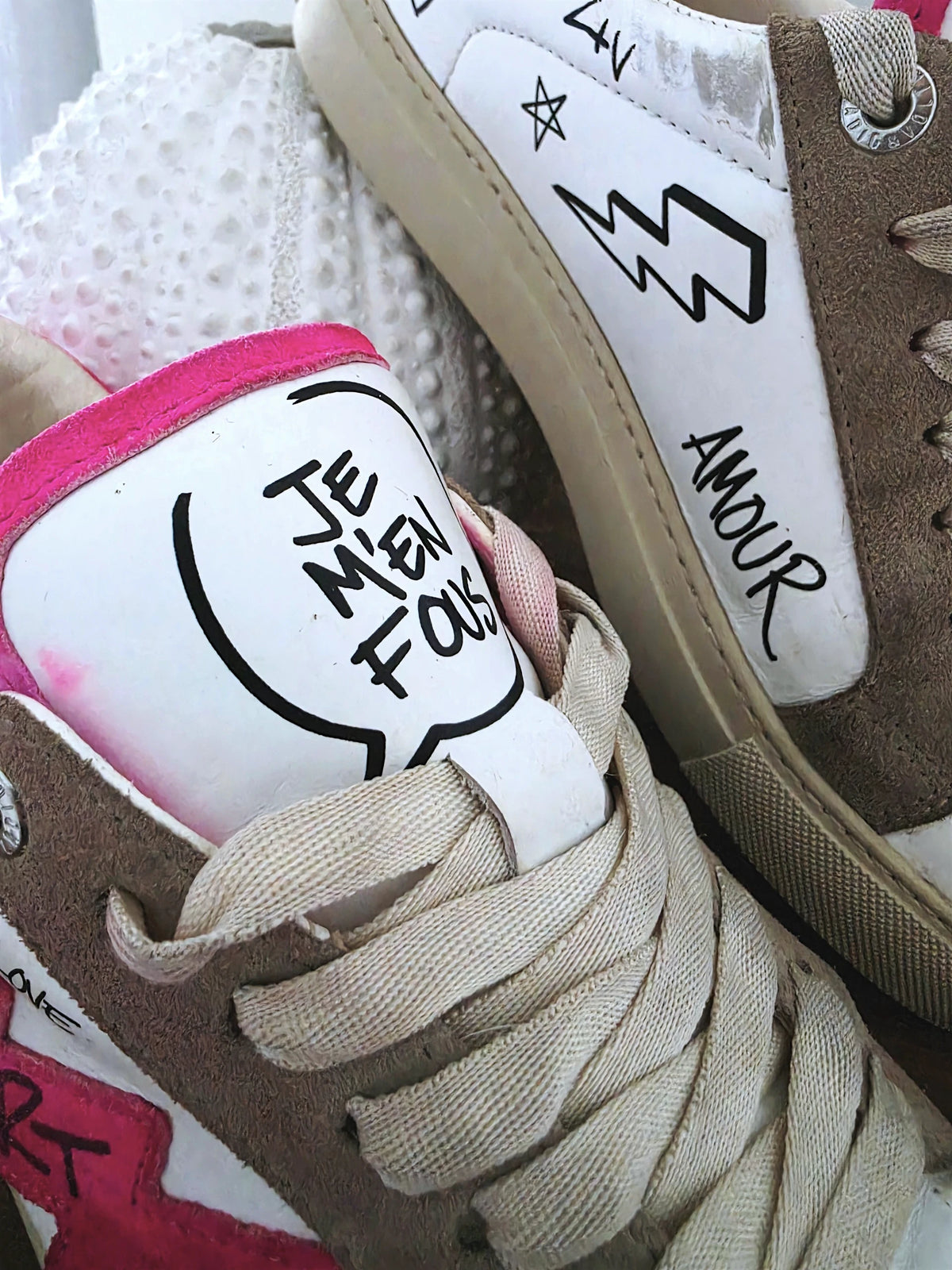 Baskets ZV1747 blanche à tags 100% cuir - 𝐌𝐚𝐫𝐢𝐧𝐚𝟒𝟒𝐟𝐚𝐦𝐢𝐥𝐲