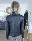 Perfecto noir 100% cuir muni de perles bijoux
