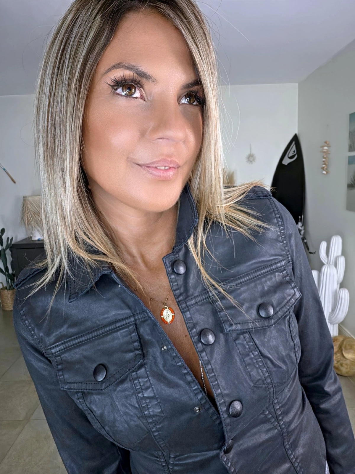 Chemise huilée noire - 𝐌𝐚𝐫𝐢𝐧𝐚𝟒𝟒𝐟𝐚𝐦𝐢𝐥𝐲
