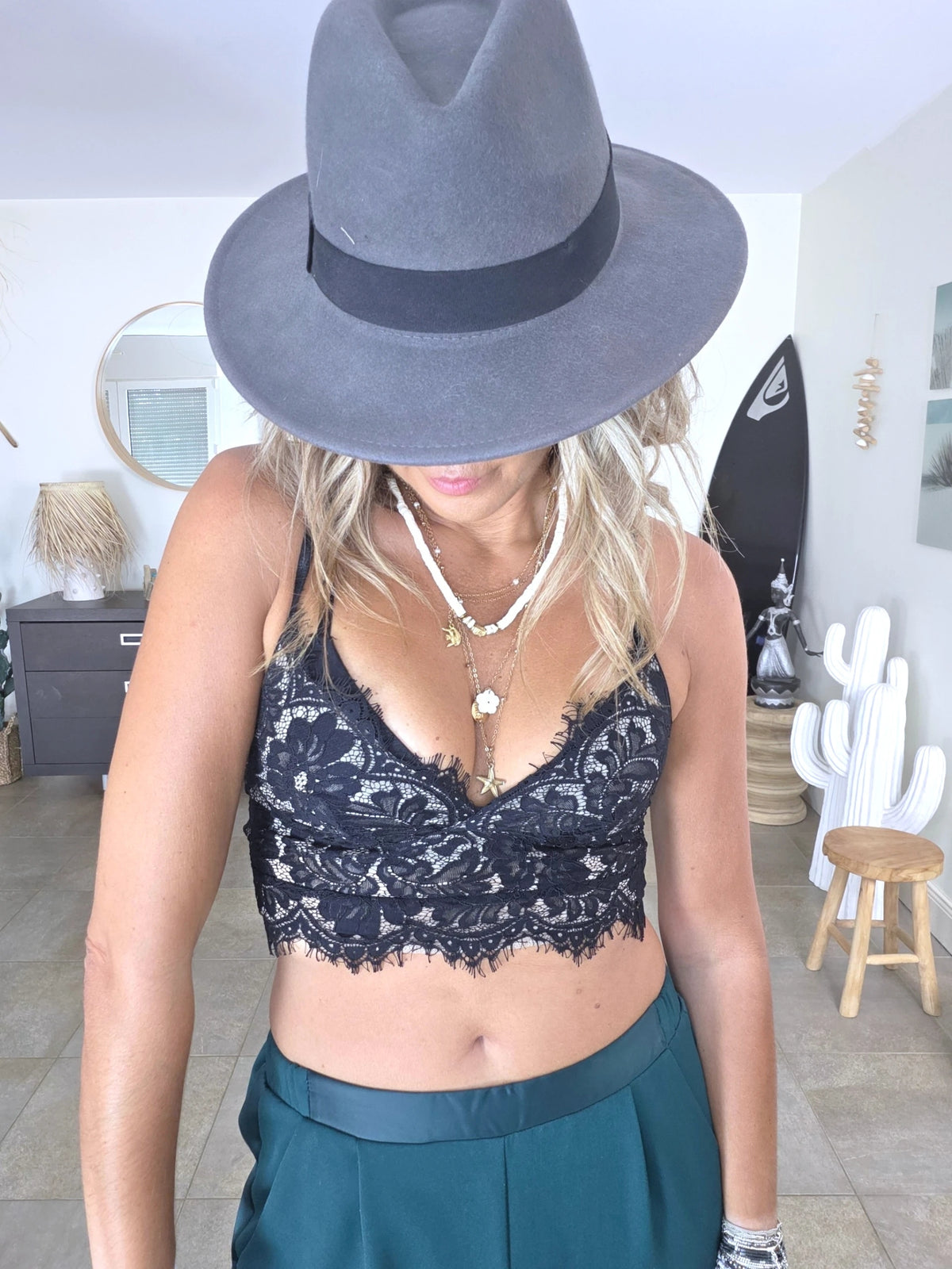 Brassière noire en dentelle