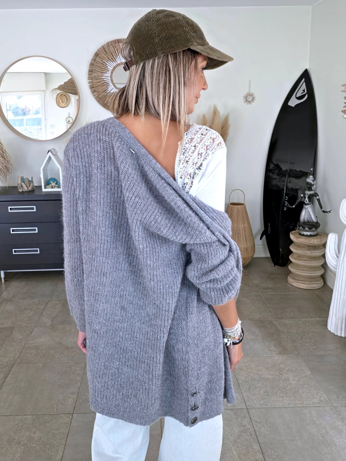 T-shirt blanc encolure en V au dos - 𝐌𝐚𝐫𝐢𝐧𝐚𝟒𝟒𝐟𝐚𝐦𝐢𝐥𝐲
