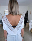 T-shirt blanc encolure en V au dos - 𝐌𝐚𝐫𝐢𝐧𝐚𝟒𝟒𝐟𝐚𝐦𝐢𝐥𝐲