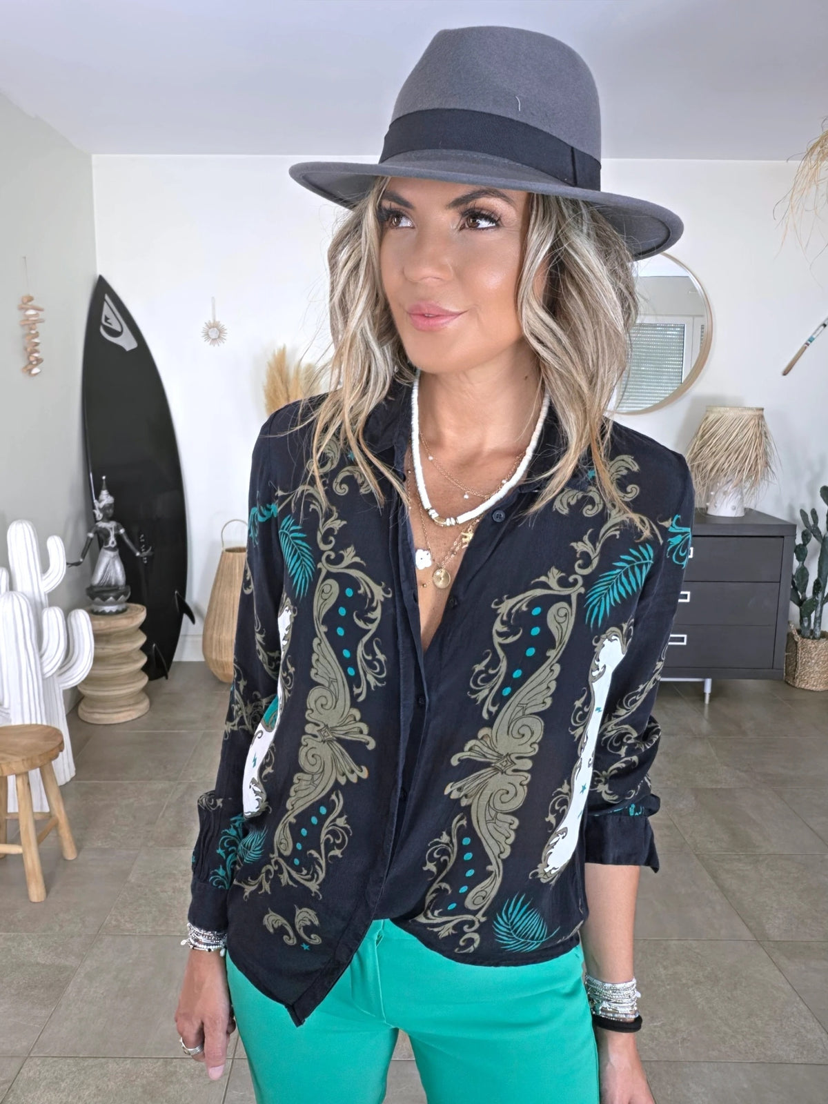 Chemise California noire à imprimé vert