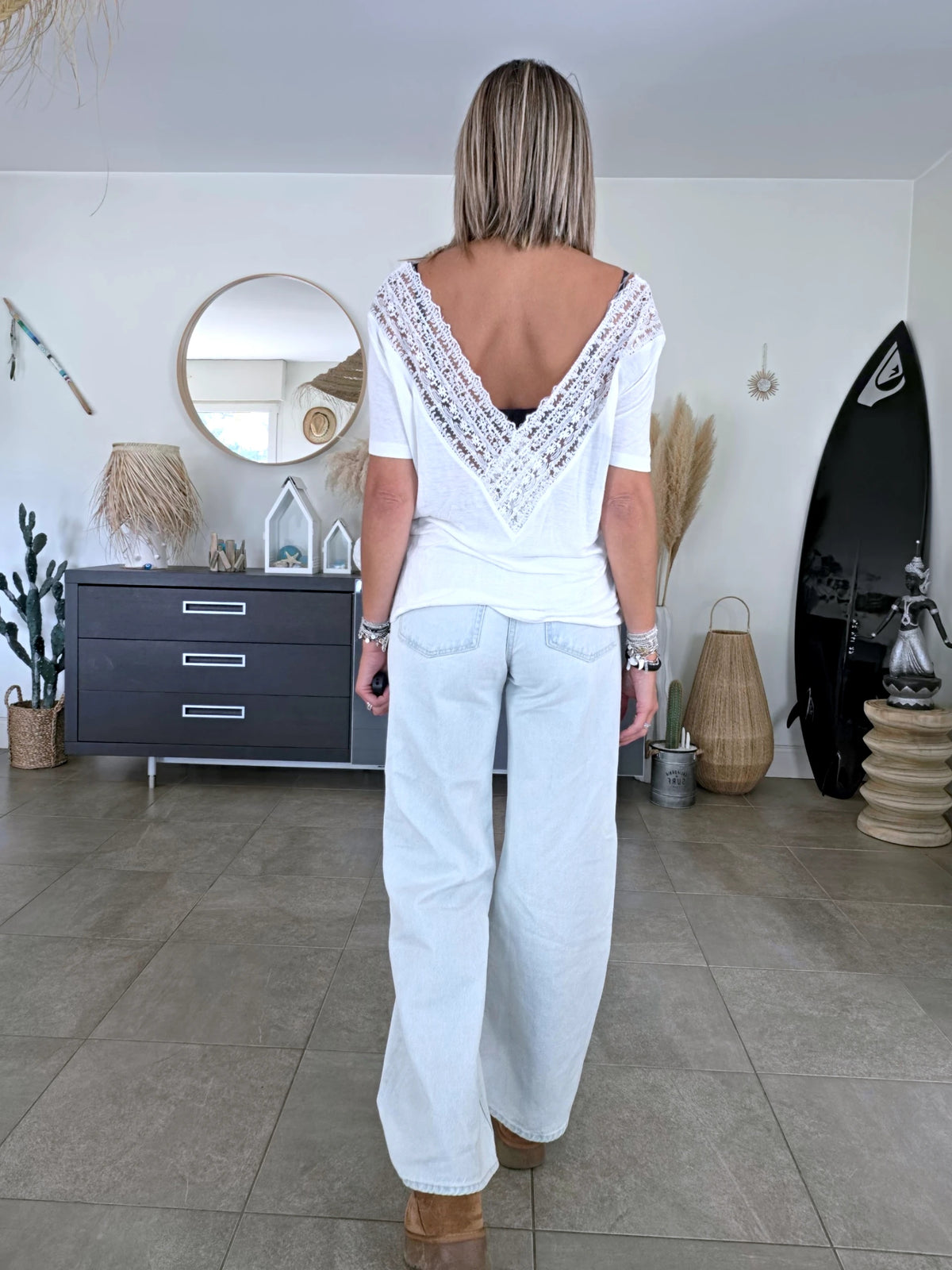 T-shirt blanc encolure en V au dos - 𝐌𝐚𝐫𝐢𝐧𝐚𝟒𝟒𝐟𝐚𝐦𝐢𝐥𝐲