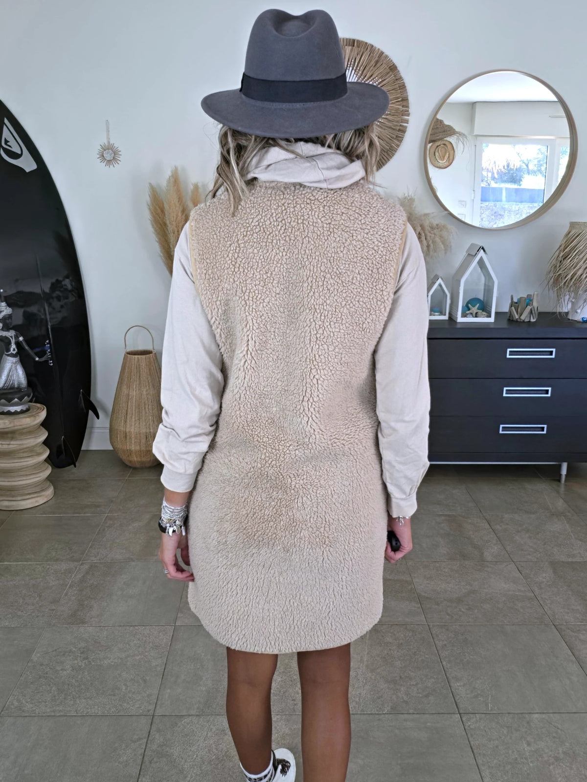 Manteau sans manche beige à bouclette - 𝐌𝐚𝐫𝐢𝐧𝐚𝟒𝟒𝐟𝐚𝐦𝐢𝐥𝐲