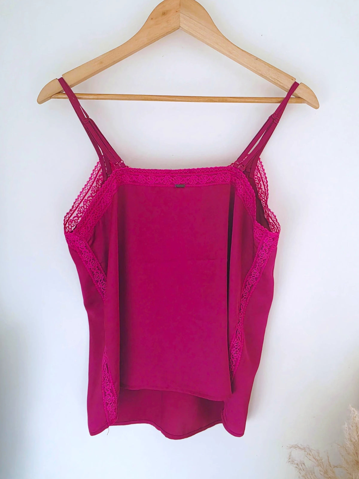 Débardeur fuchsia style lingerie - 𝐌𝐚𝐫𝐢𝐧𝐚𝟒𝟒𝐟𝐚𝐦𝐢𝐥𝐲