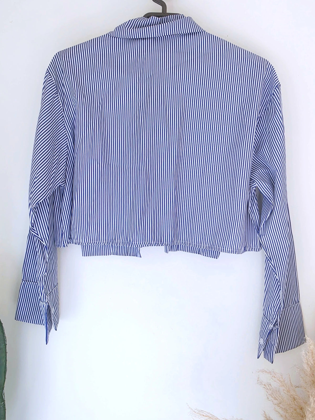 Chemise à fines rayures asymétrique - 𝐌𝐚𝐫𝐢𝐧𝐚𝟒𝟒𝐟𝐚𝐦𝐢𝐥𝐲