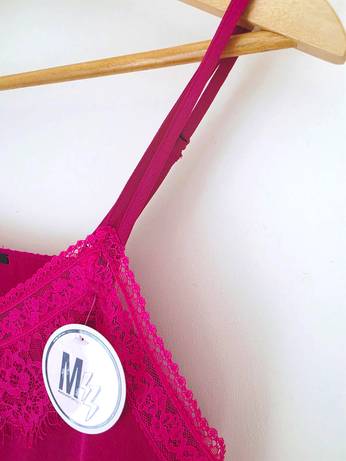 Débardeur fuchsia style lingerie - 𝐌𝐚𝐫𝐢𝐧𝐚𝟒𝟒𝐟𝐚𝐦𝐢𝐥𝐲