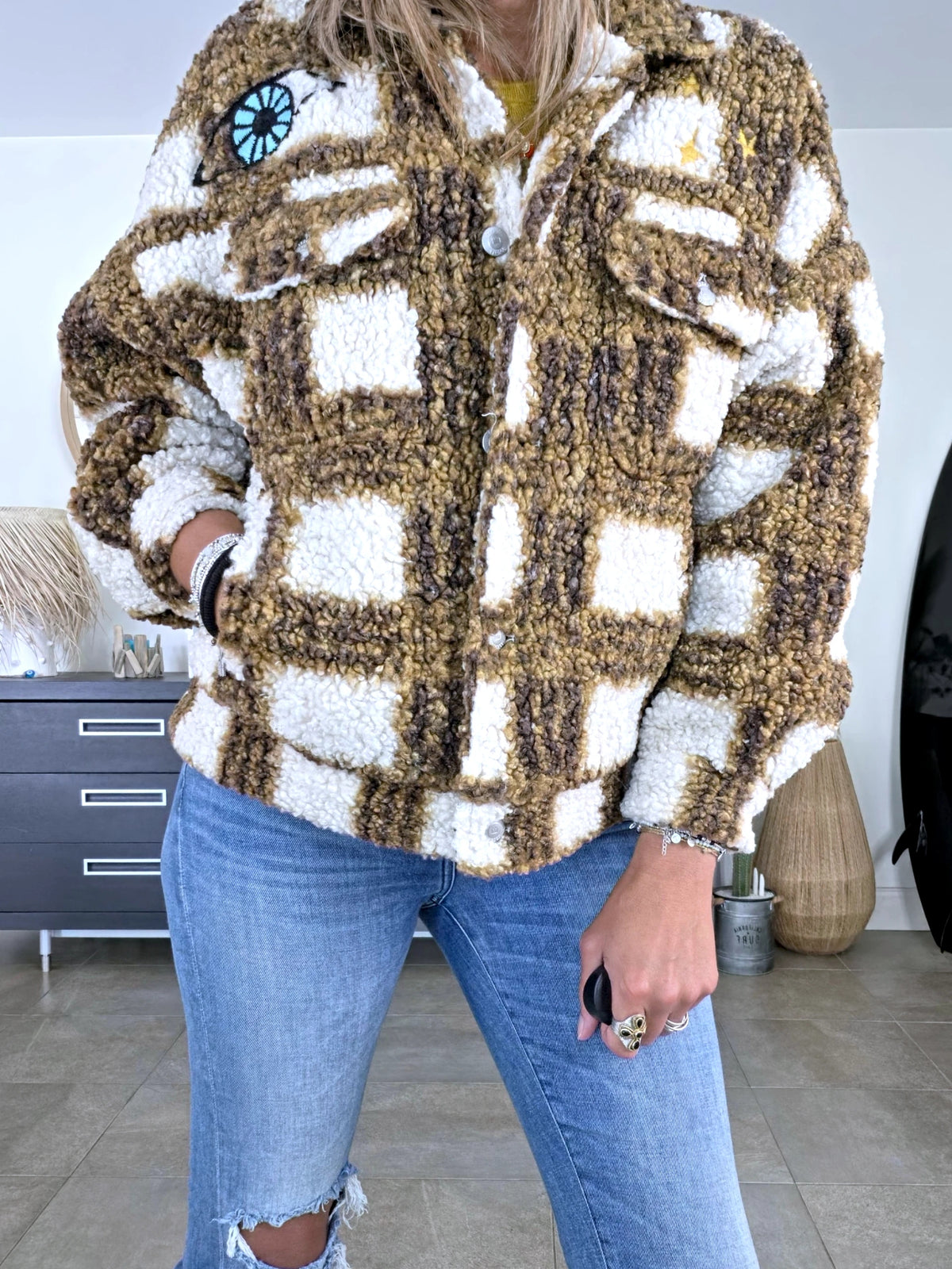 Manteau teddy bouclette à tags