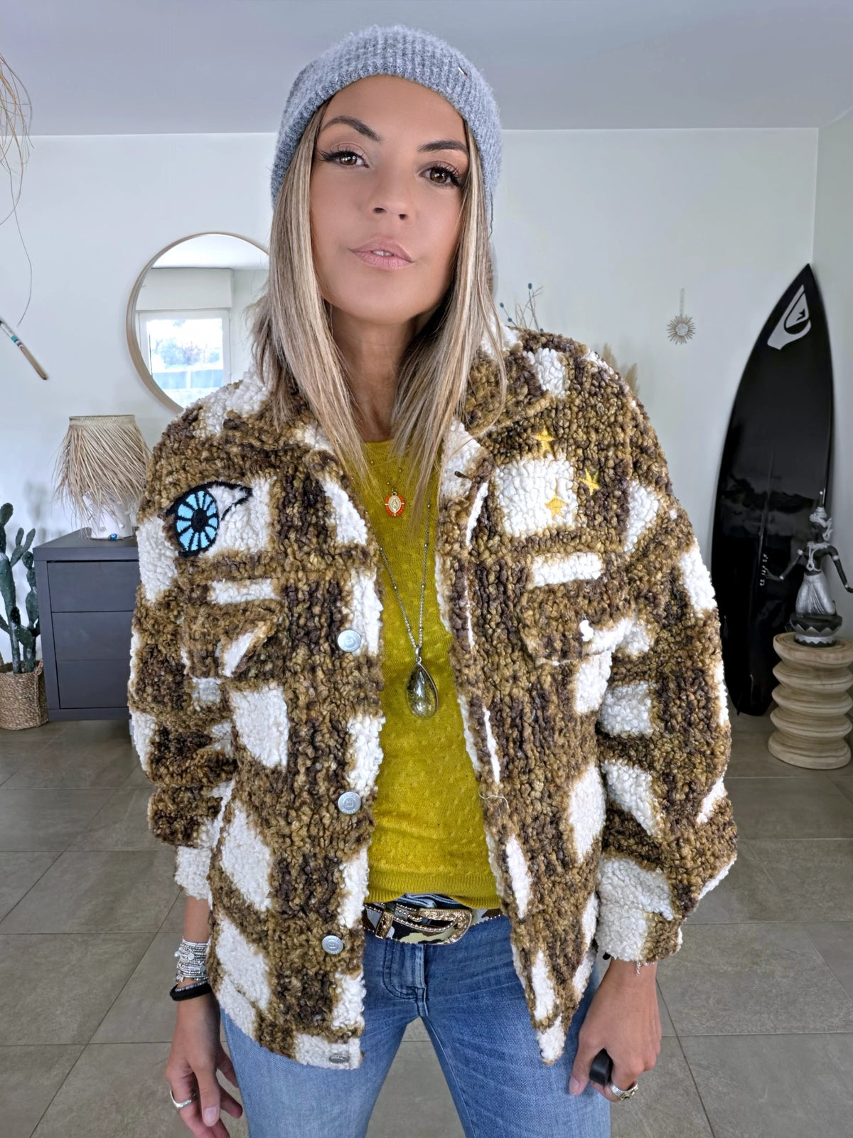 Manteau teddy bouclette à tags