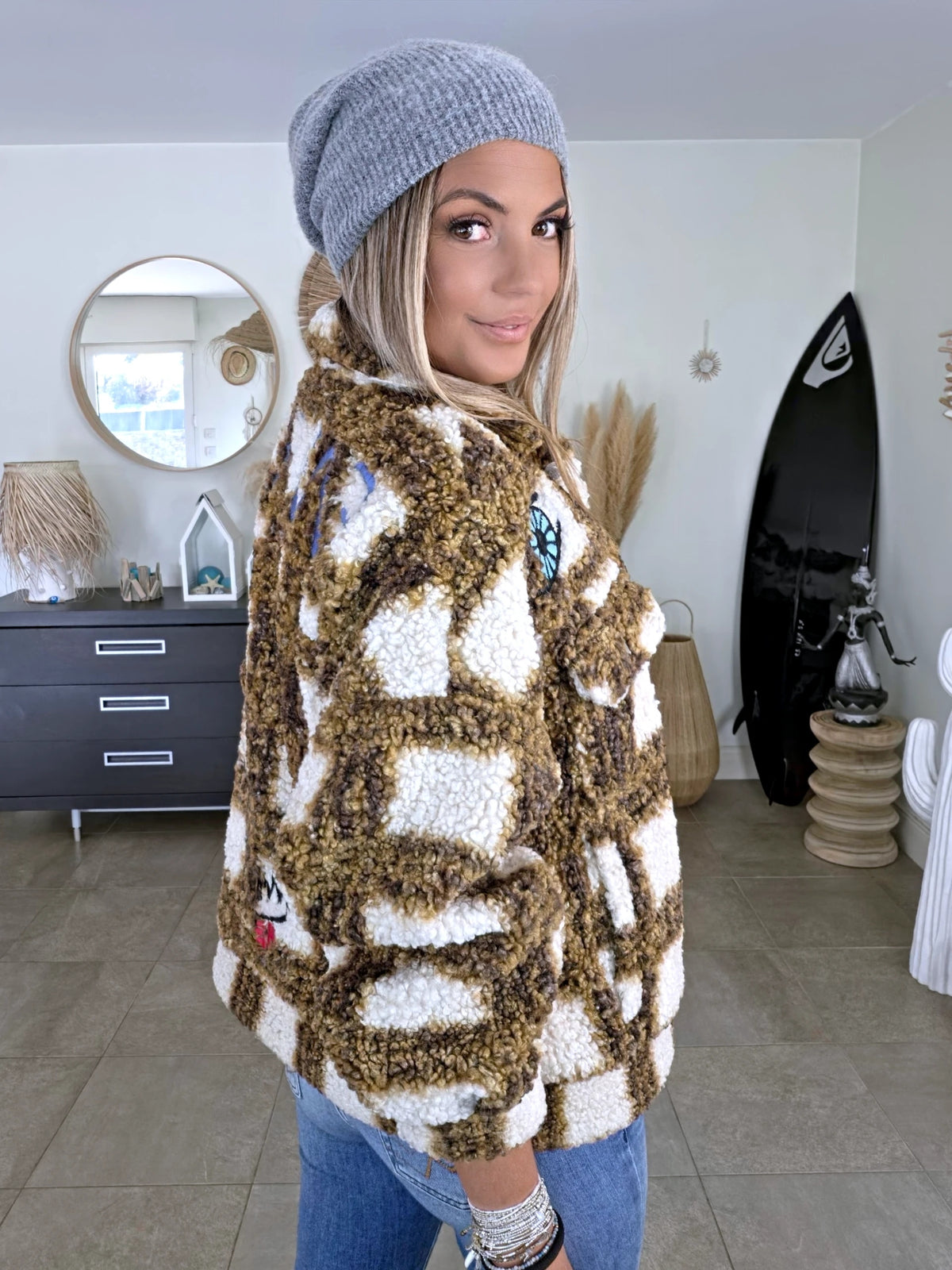 Manteau teddy bouclette à tags