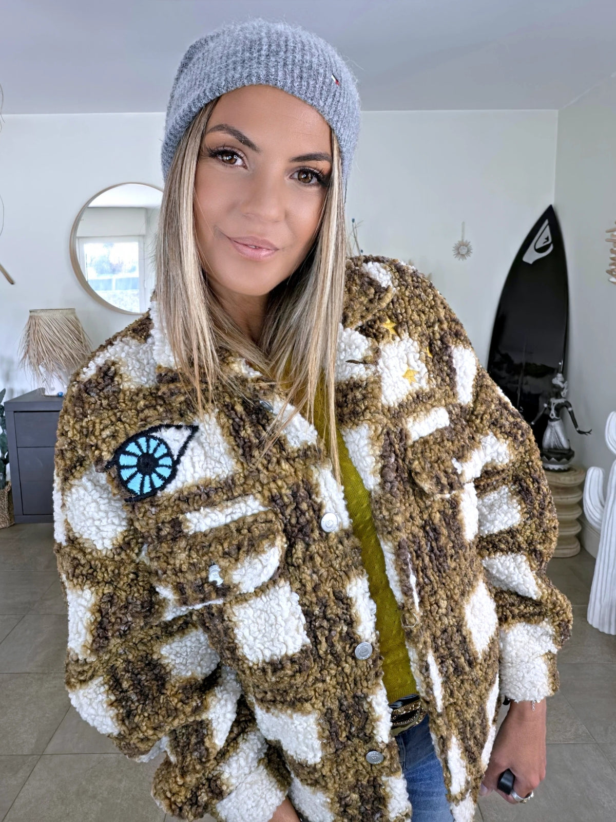 Manteau teddy bouclette à tags