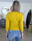Pull jaune moutarde à maille fine