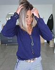 Cardigan bleu marine à maille douce - 𝐌𝐚𝐫𝐢𝐧𝐚𝟒𝟒𝐟𝐚𝐦𝐢𝐥𝐲