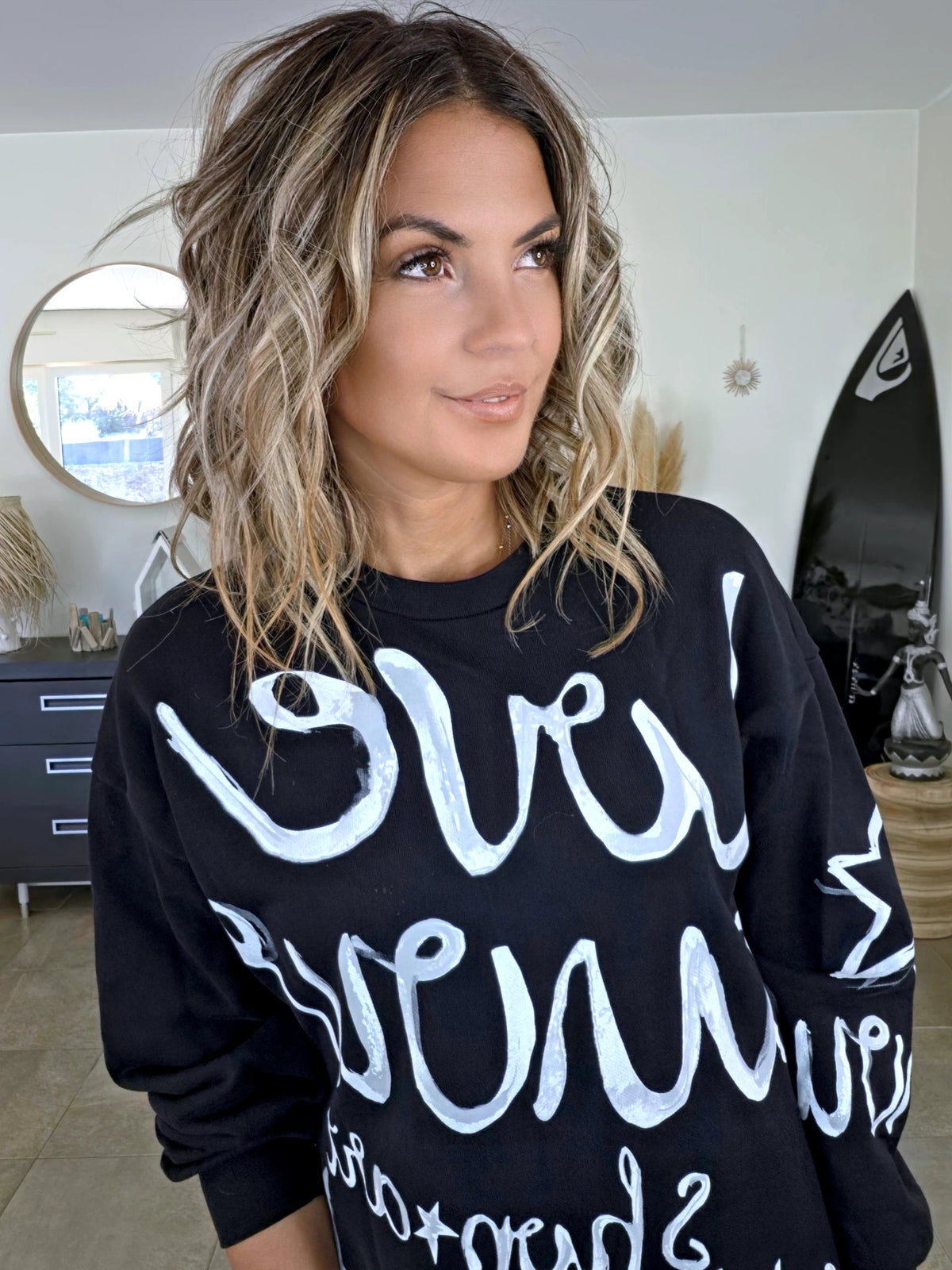 Robe noire à inscriptions - 𝐌𝐚𝐫𝐢𝐧𝐚𝟒𝟒𝐟𝐚𝐦𝐢𝐥𝐲