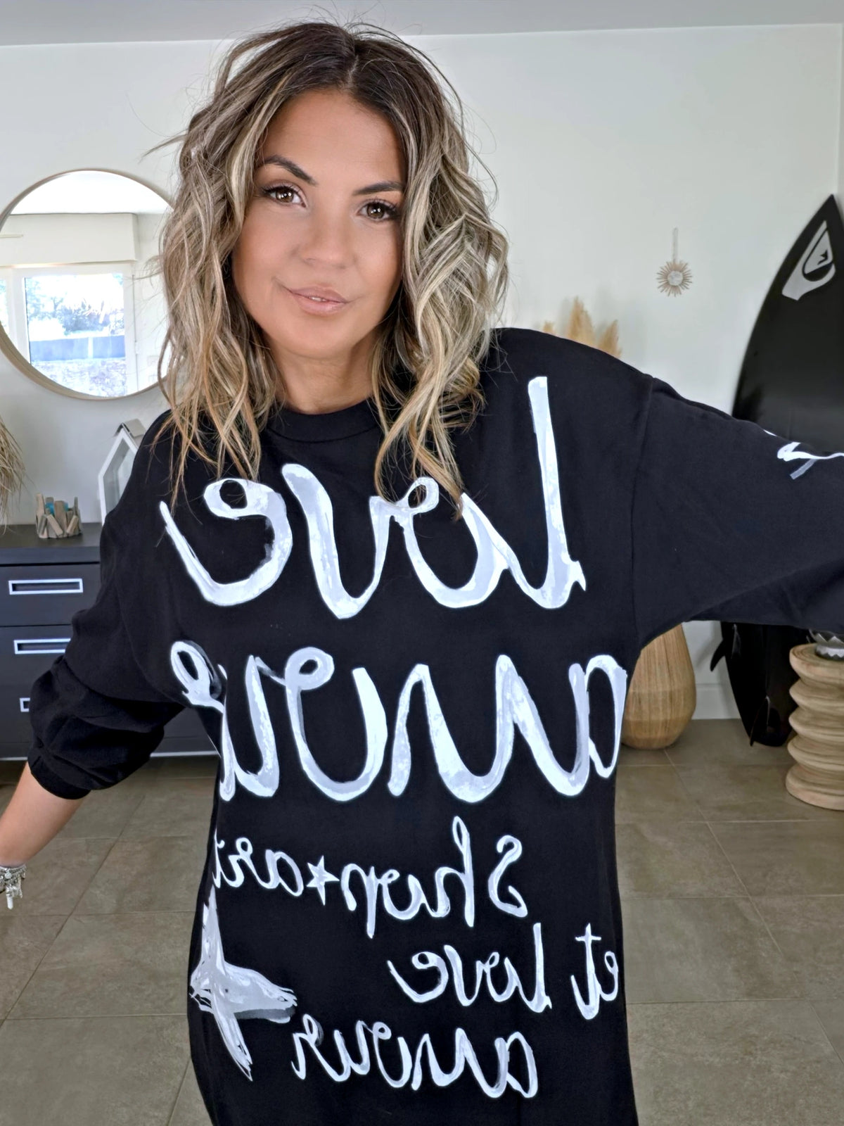 Robe noire à inscriptions - 𝐌𝐚𝐫𝐢𝐧𝐚𝟒𝟒𝐟𝐚𝐦𝐢𝐥𝐲