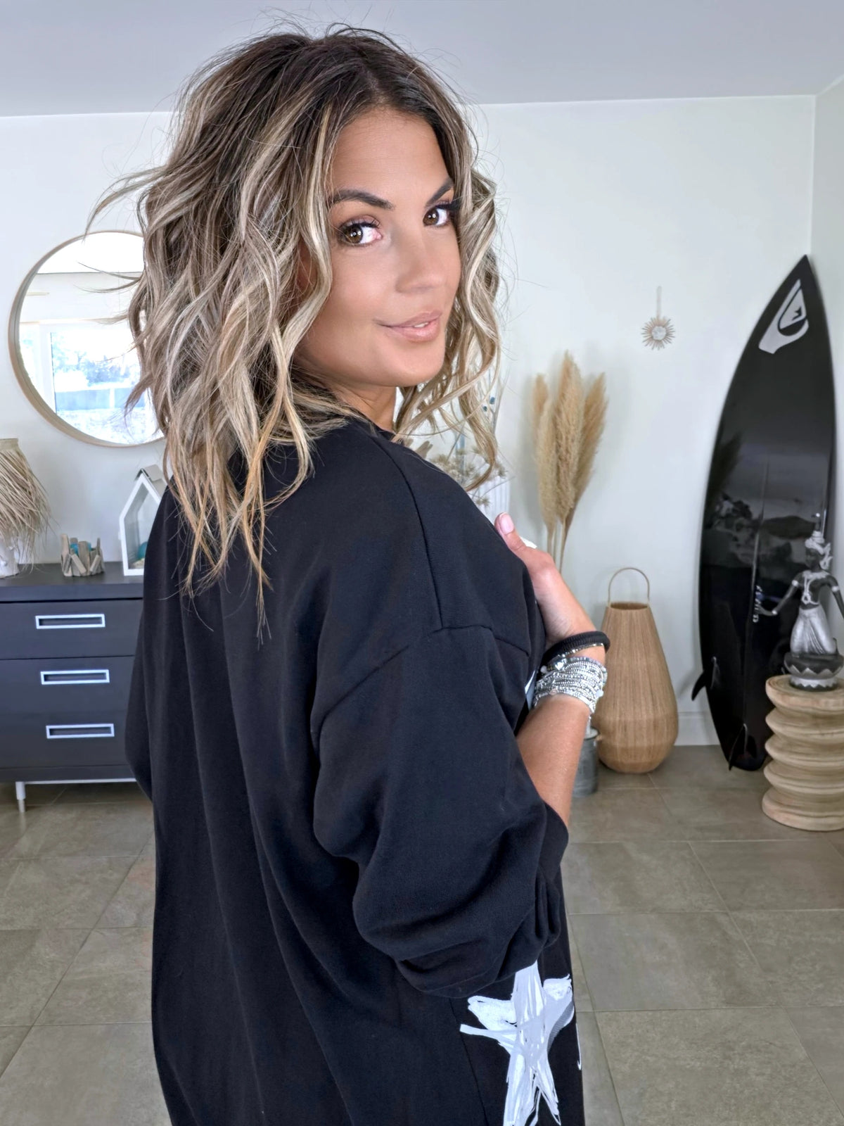 Robe noire à inscriptions - 𝐌𝐚𝐫𝐢𝐧𝐚𝟒𝟒𝐟𝐚𝐦𝐢𝐥𝐲