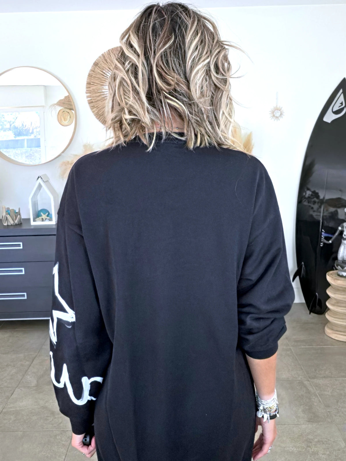 Robe noire à inscriptions - 𝐌𝐚𝐫𝐢𝐧𝐚𝟒𝟒𝐟𝐚𝐦𝐢𝐥𝐲