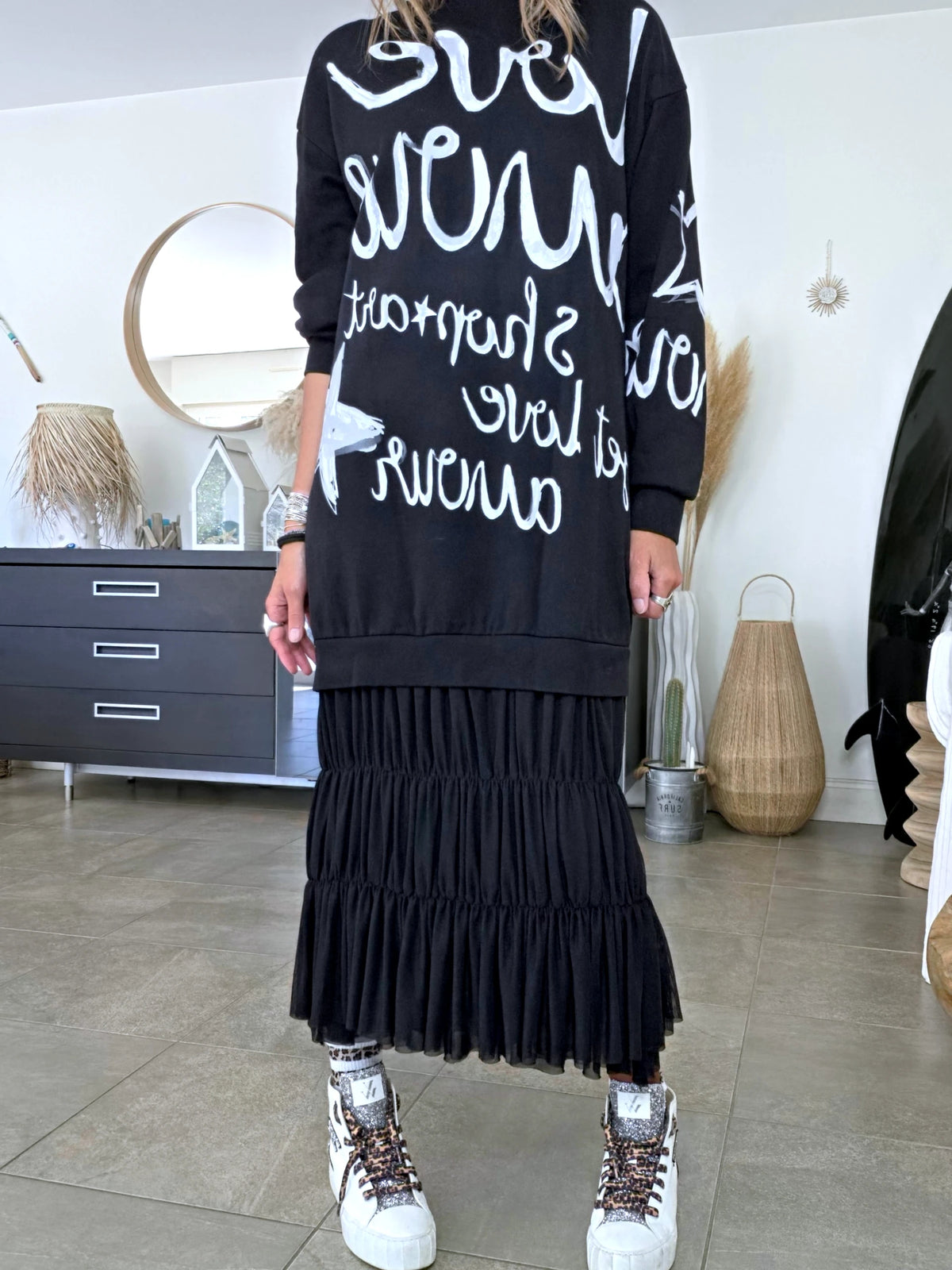 Robe noire à inscriptions - 𝐌𝐚𝐫𝐢𝐧𝐚𝟒𝟒𝐟𝐚𝐦𝐢𝐥𝐲