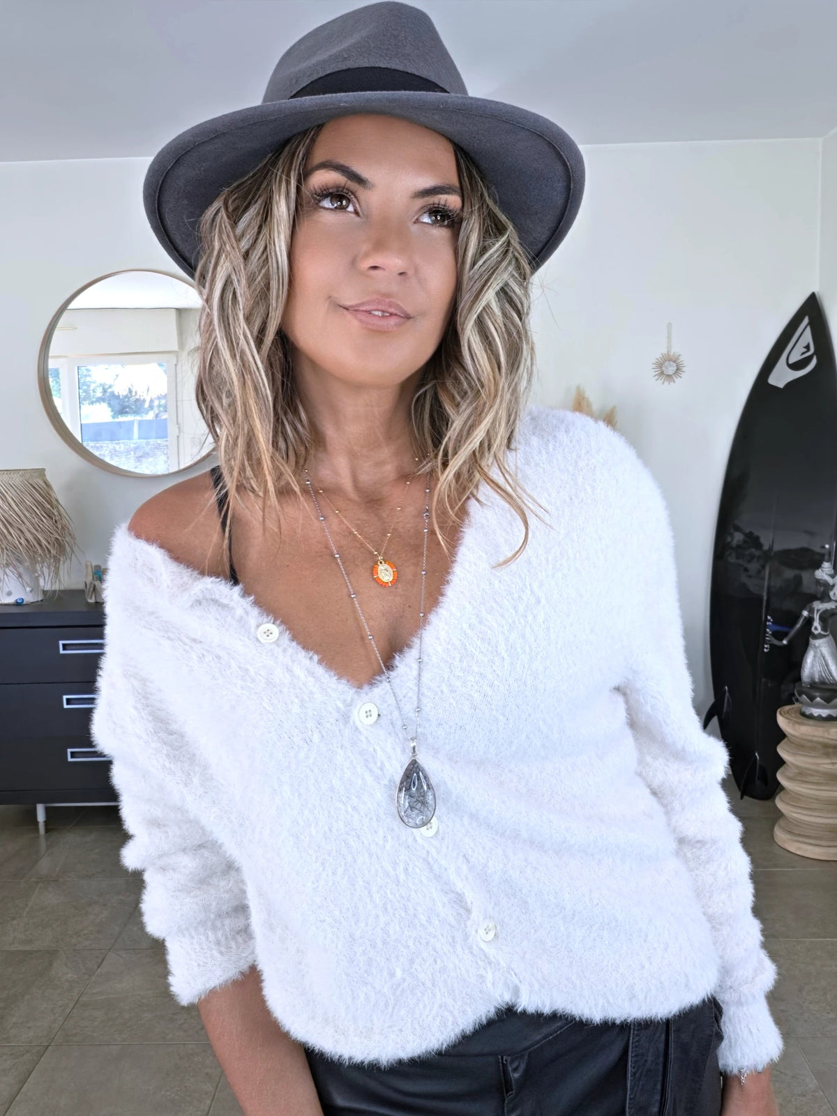 Cardigan piloupilou beige - 𝐌𝐚𝐫𝐢𝐧𝐚𝟒𝟒𝐟𝐚𝐦𝐢𝐥𝐲
