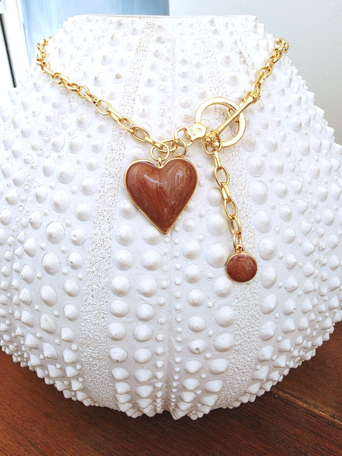Collier cœur marron taupe