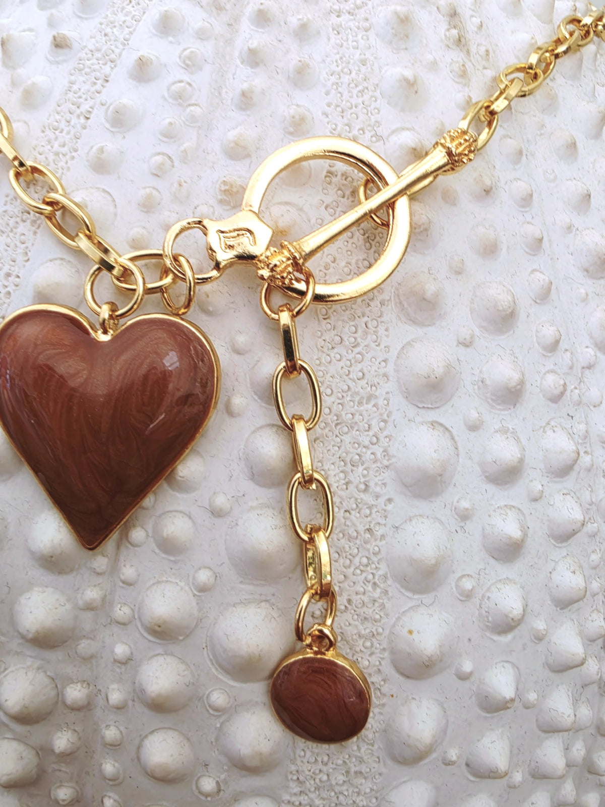 Collier cœur marron taupe