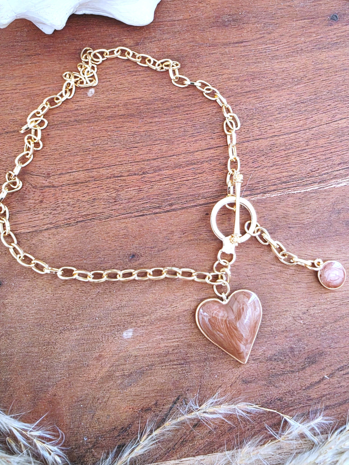 Collier cœur marron taupe