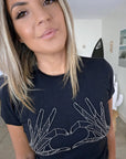 T-shirt noir muni de perles bijoux