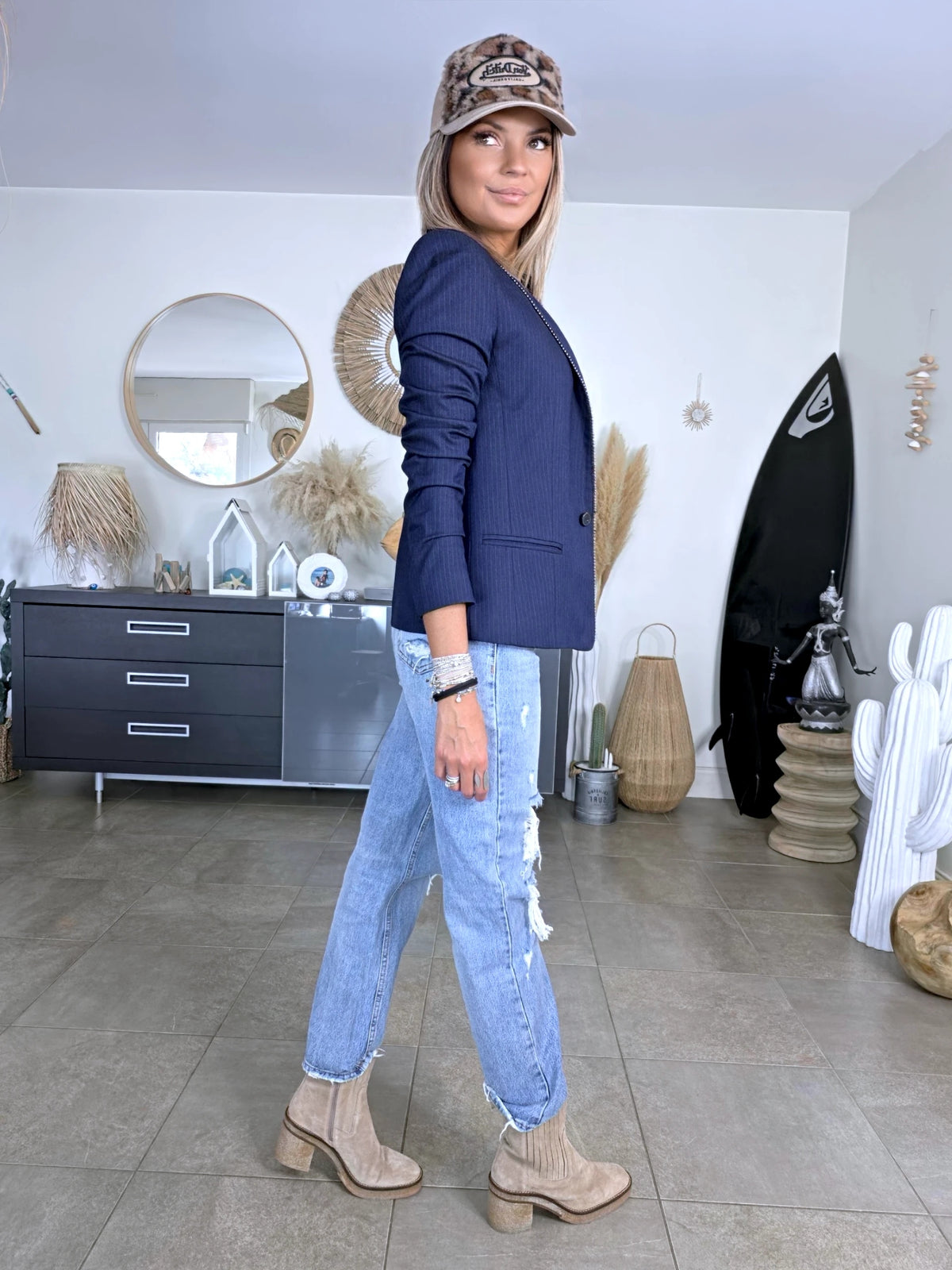 Veste chic et cintrée bleu marine à fines rayures - 𝐌𝐚𝐫𝐢𝐧𝐚𝟒𝟒𝐟𝐚𝐦𝐢𝐥𝐲