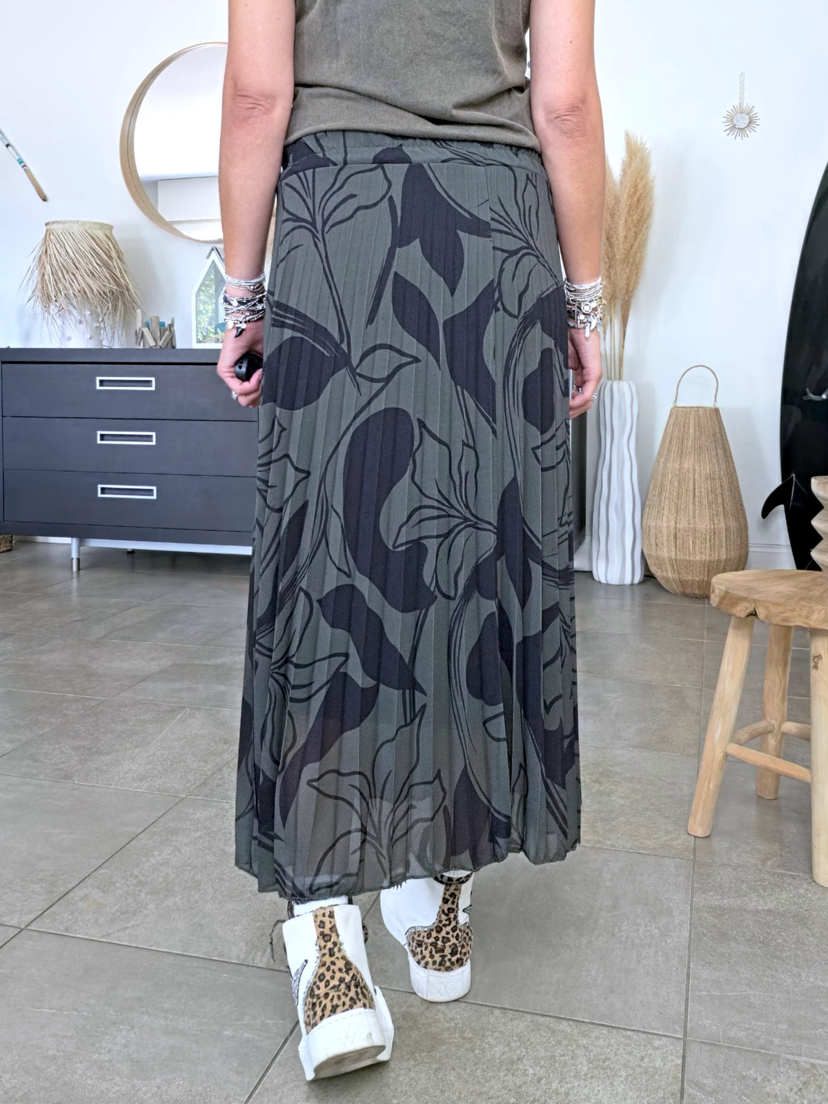 Jupe kaki à imprimé noir