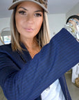 Veste chic et cintrée bleu marine à fines rayures - 𝐌𝐚𝐫𝐢𝐧𝐚𝟒𝟒𝐟𝐚𝐦𝐢𝐥𝐲