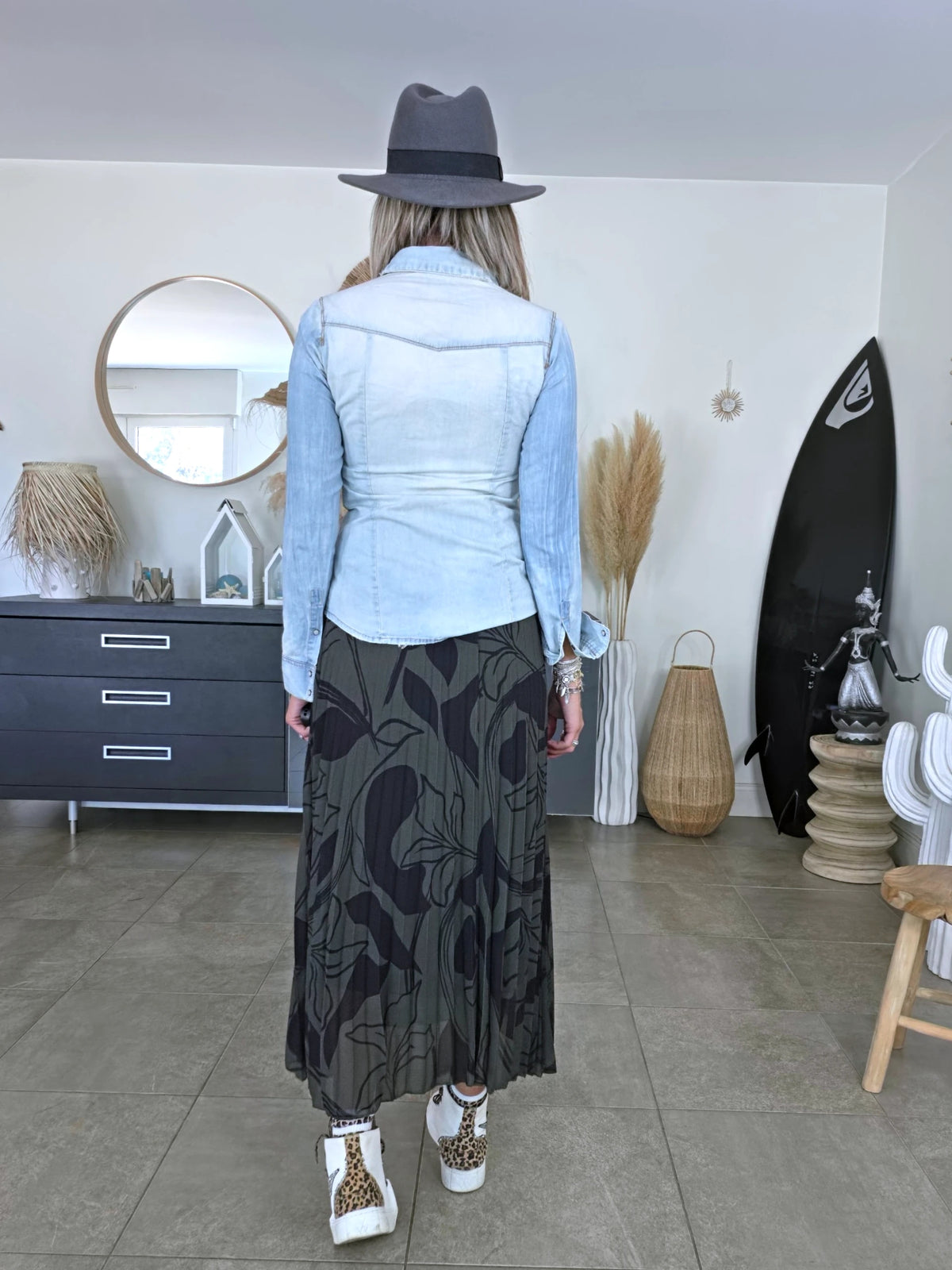 Chemise en jean customisée