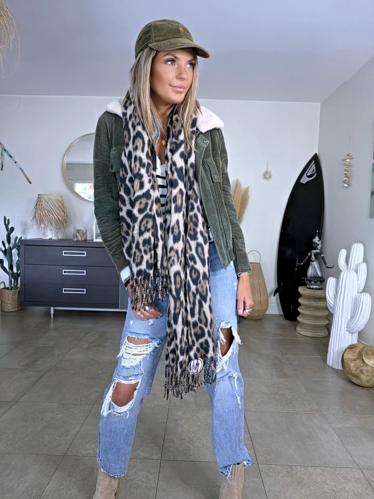 Écharpe longue et douce à imprimé léopard - 𝐌𝐚𝐫𝐢𝐧𝐚𝟒𝟒𝐟𝐚𝐦𝐢𝐥𝐲