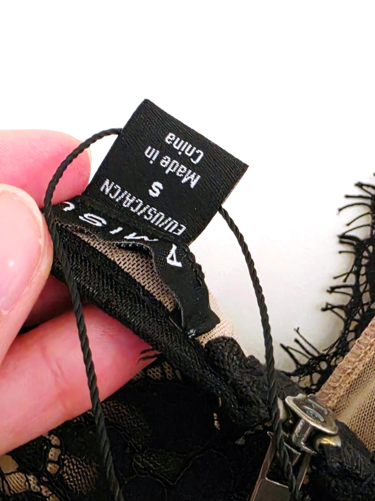 Brassière noire en dentelle