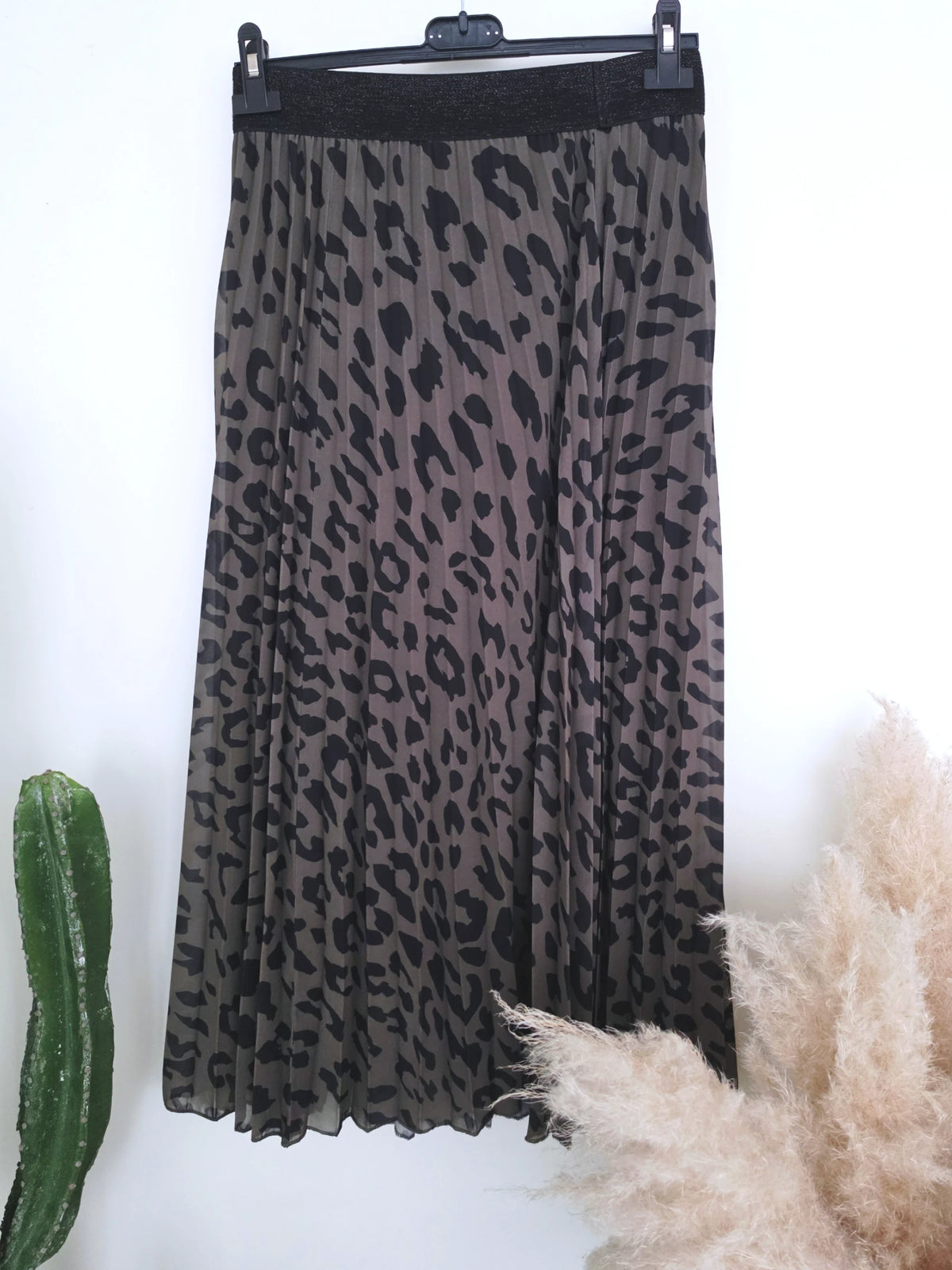 Jupe kaki à imprimé léopard - 𝐌𝐚𝐫𝐢𝐧𝐚𝟒𝟒𝐟𝐚𝐦𝐢𝐥𝐲
