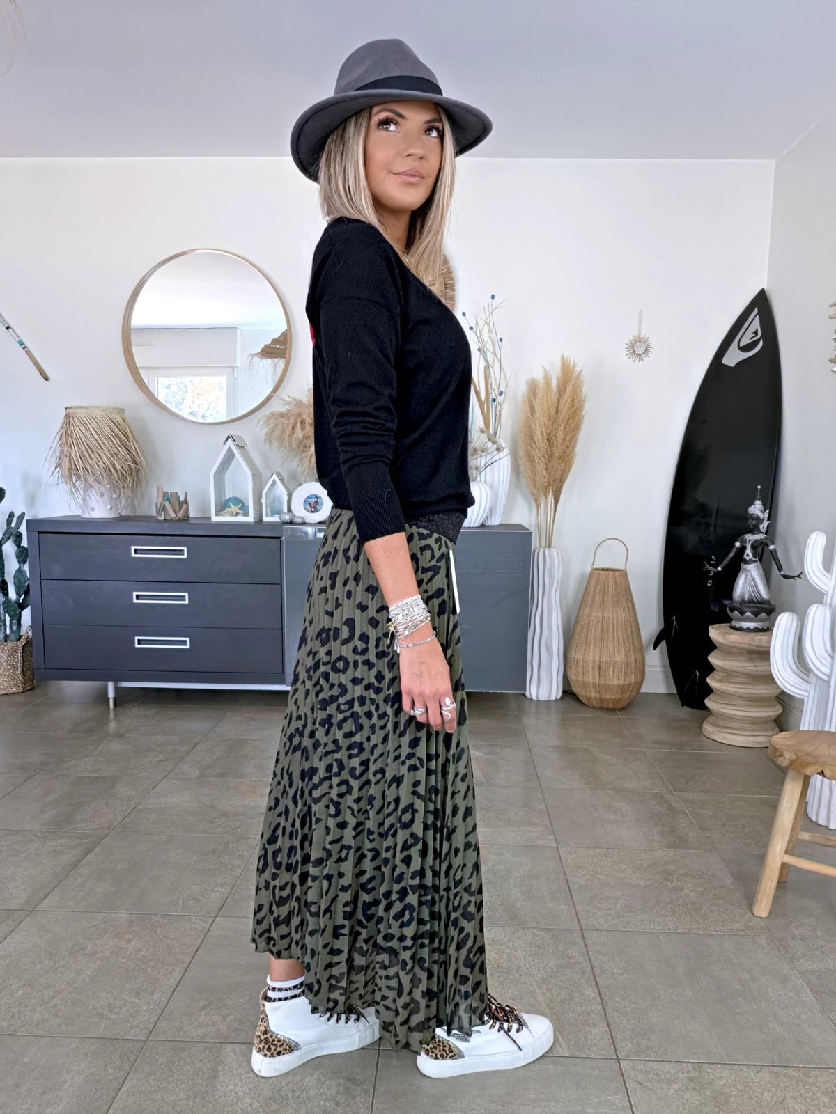 Pull noir inscription dos amour en rouge - 𝐌𝐚𝐫𝐢𝐧𝐚𝟒𝟒𝐟𝐚𝐦𝐢𝐥𝐲
