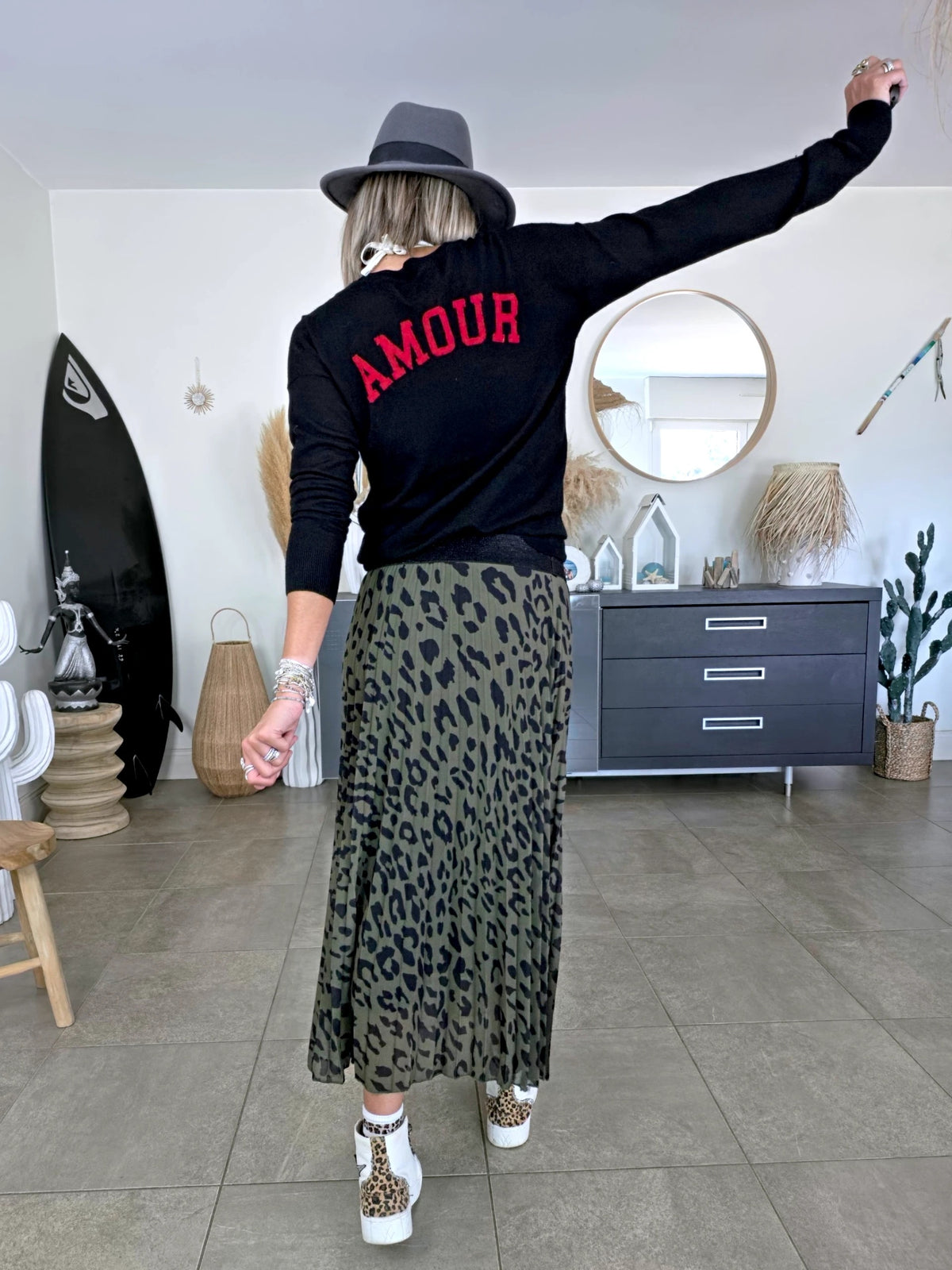 Pull noir inscription dos amour en rouge - 𝐌𝐚𝐫𝐢𝐧𝐚𝟒𝟒𝐟𝐚𝐦𝐢𝐥𝐲