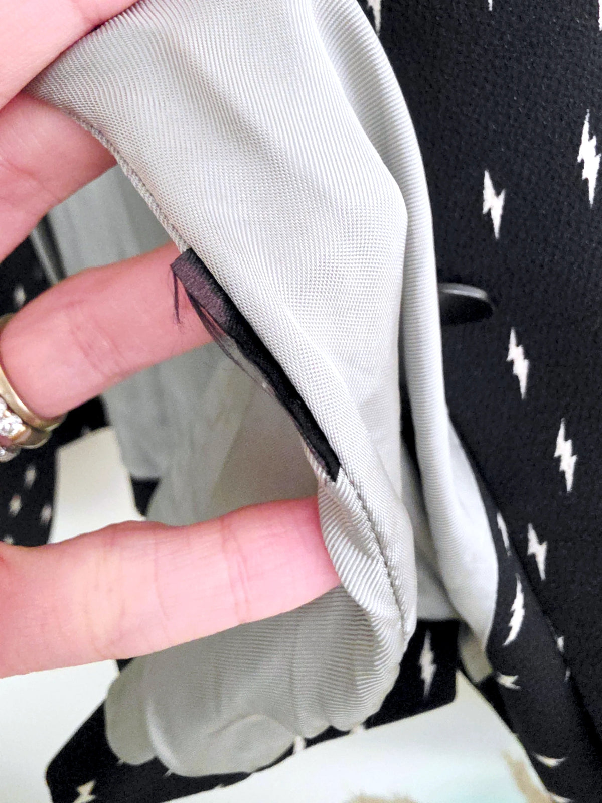 Veste noire à imprimé éclair blanc