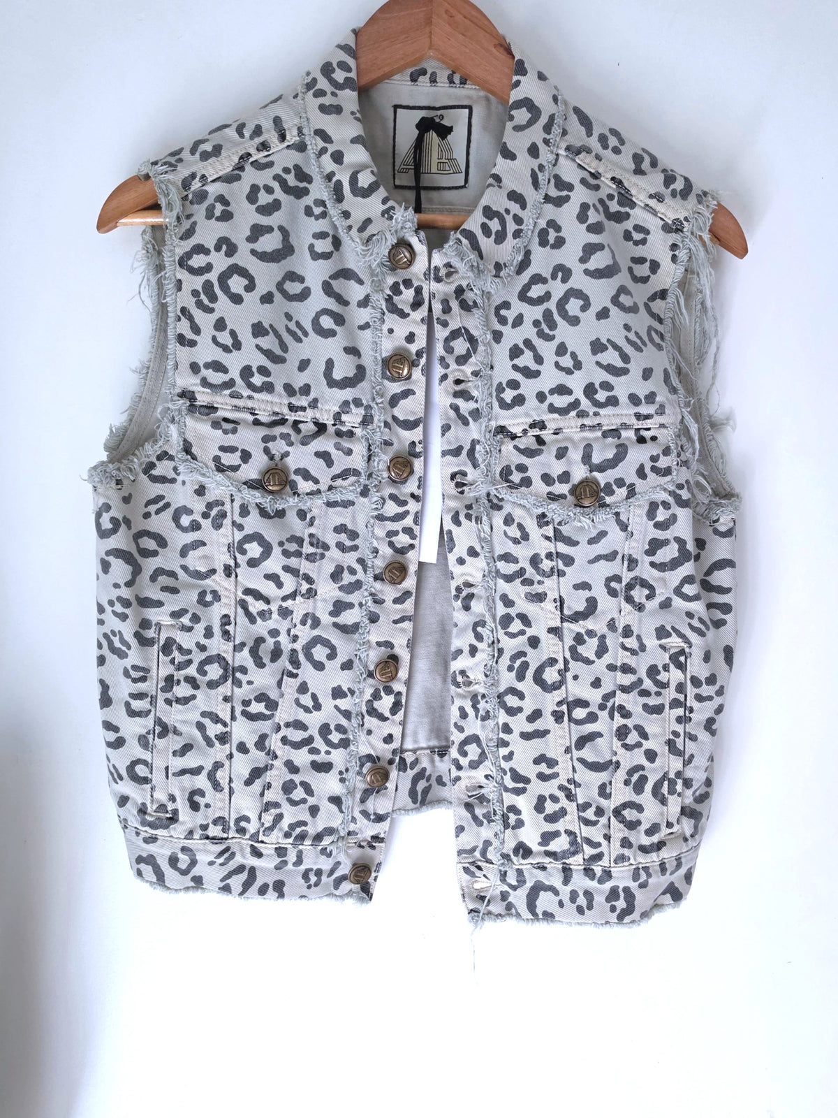 Veste en coton jean imprimé léopard - 𝐌𝐚𝐫𝐢𝐧𝐚𝟒𝟒𝐟𝐚𝐦𝐢𝐥𝐲
