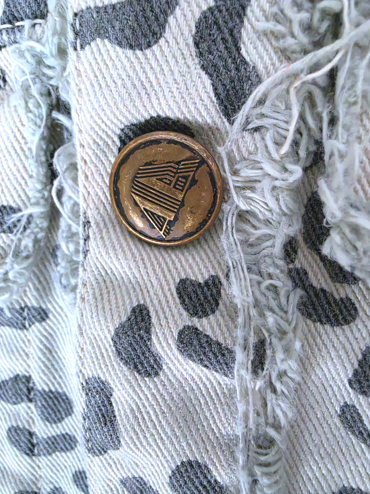 Veste en coton jean imprimé léopard - 𝐌𝐚𝐫𝐢𝐧𝐚𝟒𝟒𝐟𝐚𝐦𝐢𝐥𝐲