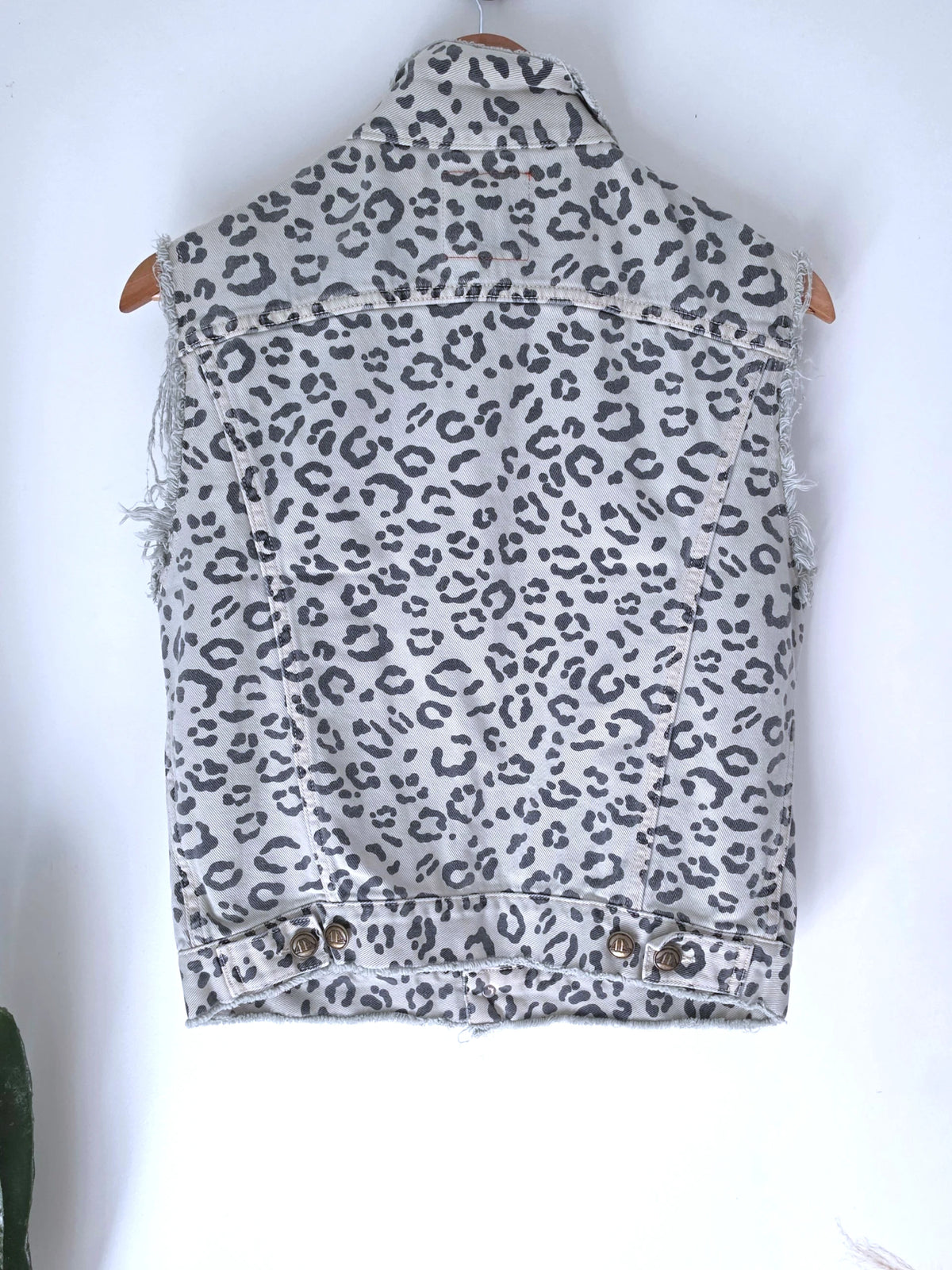 Veste en coton jean imprimé léopard - 𝐌𝐚𝐫𝐢𝐧𝐚𝟒𝟒𝐟𝐚𝐦𝐢𝐥𝐲